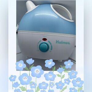 Holmes Blue and White Humidifier